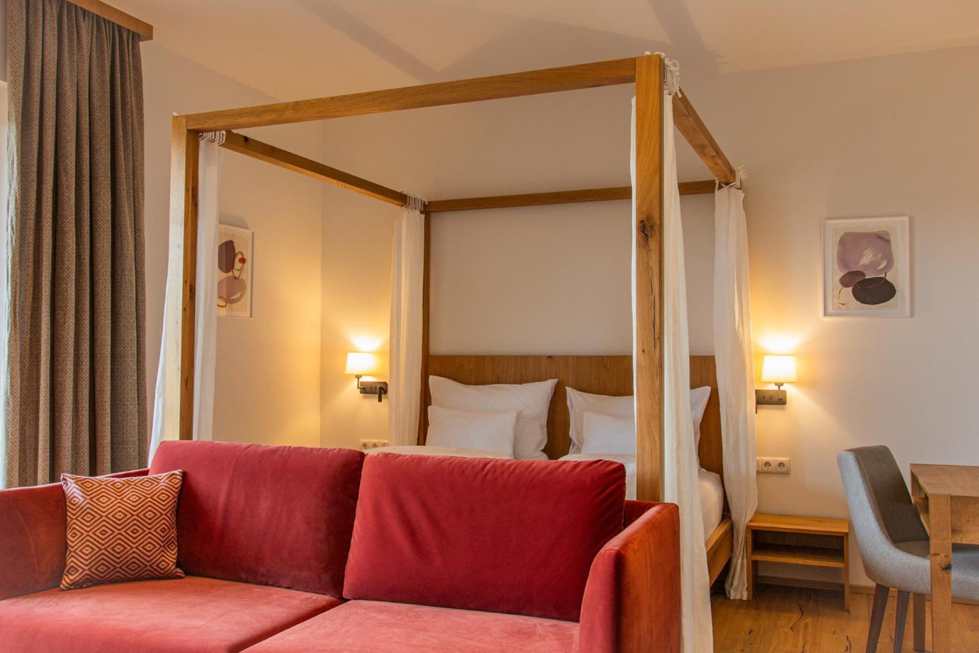 Weinhaus Nigl - Hotel, Restaurant Und Spa Зенфтенберг Экстерьер фото