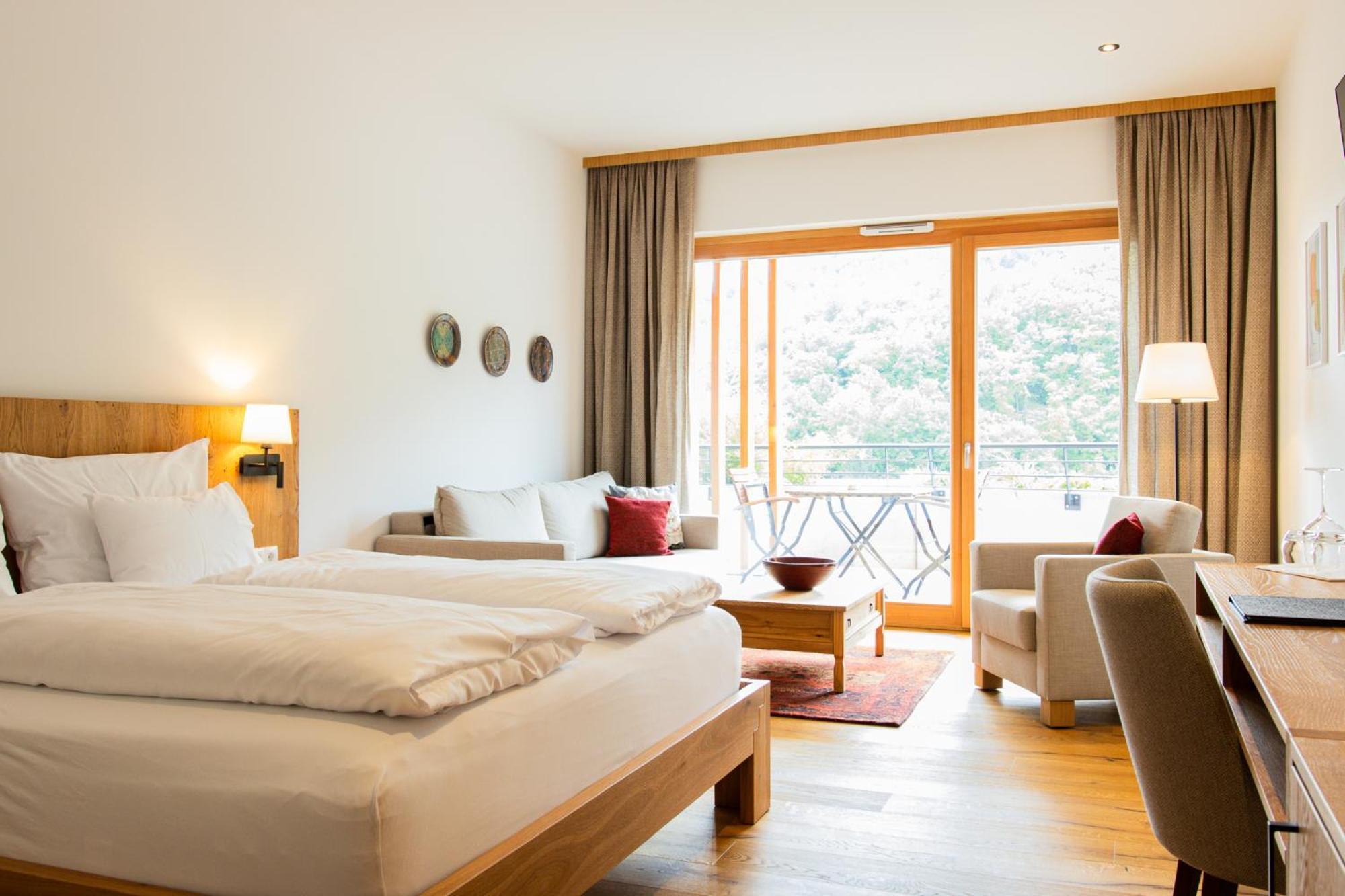 Weinhaus Nigl - Hotel, Restaurant Und Spa Зенфтенберг Экстерьер фото